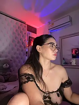 Snapshot of ZarahEvans chatting on December 2025 08:14:01 PM ZarahEvans online show from December 2025 08:14:01 PM