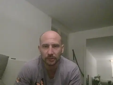 Smileboy698 online show from March 2026 01:33:02 AM