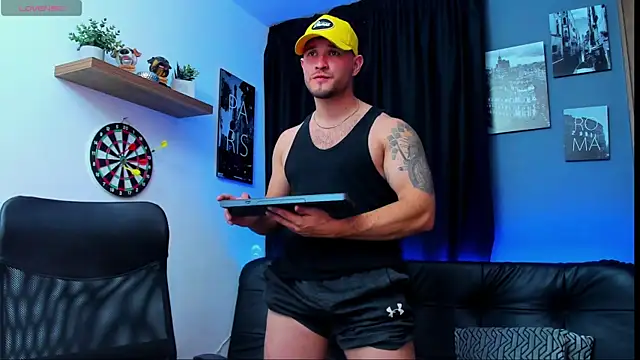 Snapshot of AndrewDiaz chatting on December 2024 03:40:02 AM AndrewDiaz online show from December 2024 03:40:02 AM