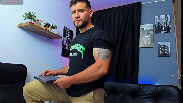 Snapshot of AndrewDiaz chatting on March 2025 03:30:02 AM AndrewDiaz online show from March 2025 03:30:02 AM