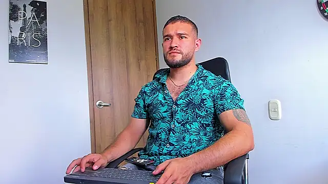 Snapshot of AndrewDiaz chatting on September 2025 06:07:01 PM AndrewDiaz online show from September 2025 06:07:01 PM