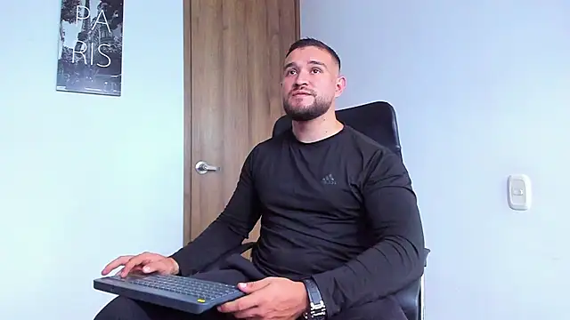 Snapshot of AndrewDiaz chatting on September 2025 09:27:01 PM AndrewDiaz online show from September 2025 09:27:01 PM