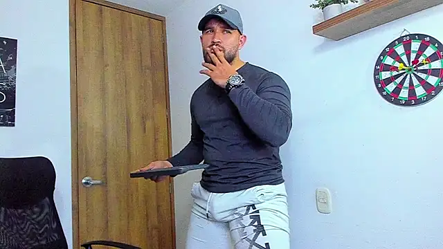 Snapshot of AndrewDiaz chatting on September 2025 11:54:01 PM AndrewDiaz online show from September 2025 11:54:01 PM