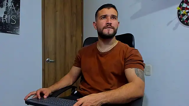 Snapshot of AndrewDiaz chatting on October 2025 01:25:01 AM AndrewDiaz online show from October 2025 01:25:01 AM