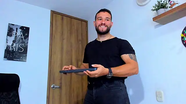 Snapshot of AndrewDiaz chatting on October 2025 12:44:02 AM AndrewDiaz online show from October 2025 12:44:02 AM