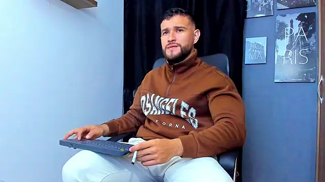 Snapshot of AndrewDiaz chatting on November 2025 07:27:01 AM AndrewDiaz online show from November 2025 07:27:01 AM