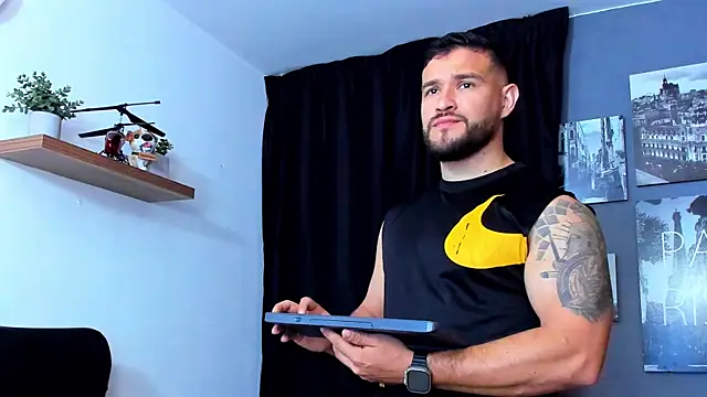 Snapshot of AndrewDiaz chatting on November 2025 05:51:02 AM AndrewDiaz online show from November 2025 05:51:02 AM