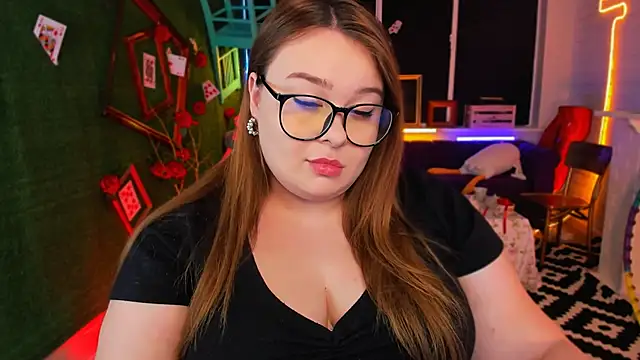 Snapshot of KimberlyMaran chatting on February 2025 12:19:01 PM KimberlyMaran online show from February 2025 12:19:01 PM