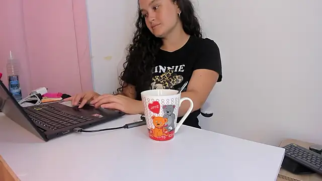 Snapshot of kattypinkk chatting on January 2026 11:53:01 PM kattypinkk online show from January 2026 11:53:01 PM