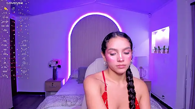 Snapshot of anahi_curlie1 chatting on January 2025 03:43:02 AM anahi curlie1 online show from January 2025 03:43:02 AM