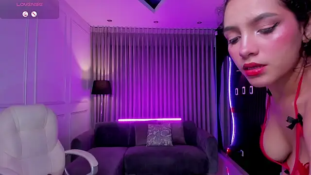 Snapshot of anahi_curlie1 chatting on January 2025 08:34:01 AM anahi curlie1 online show from January 2025 08:34:01 AM