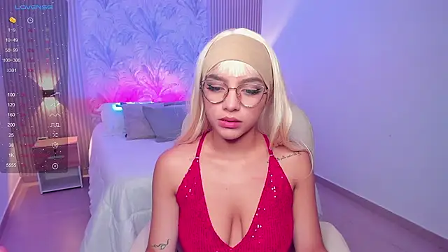 Snapshot of anahi_curlie1 chatting on January 2025 03:33:01 AM anahi curlie1 online show from January 2025 03:33:01 AM