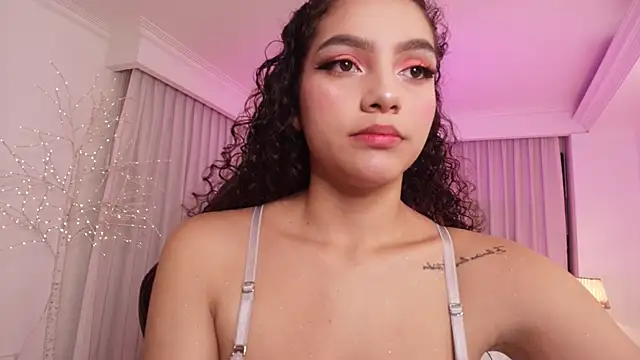 Snapshot of anahi_curlie1 chatting on February 2025 11:51:02 AM anahi curlie1 online show from February 2025 11:51:02 AM