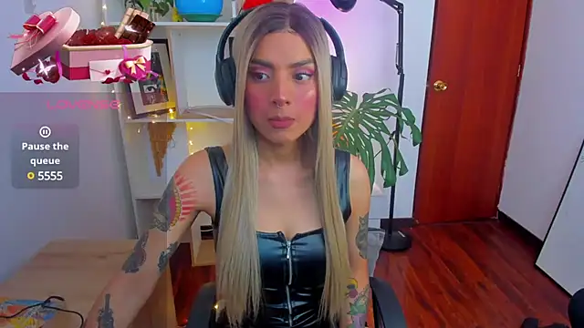 Yeriawaddell  online show from January 2025 03:40:02 PM