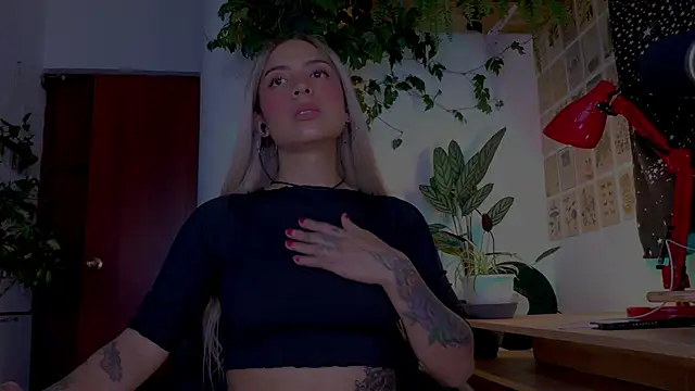 Yeriawaddell  online show from November 2025 01:05:01 AM