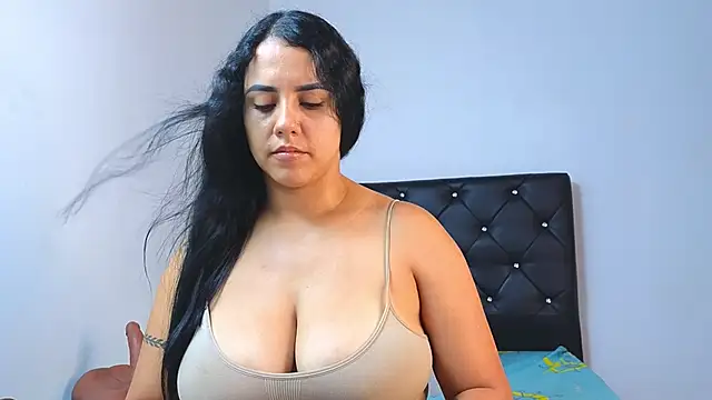 Snapshot of tatiana_big_ass_boobs chatting on November 2025 06:43:02 PM tatiana big ass boobs online show from November 2025 06:43:02 PM