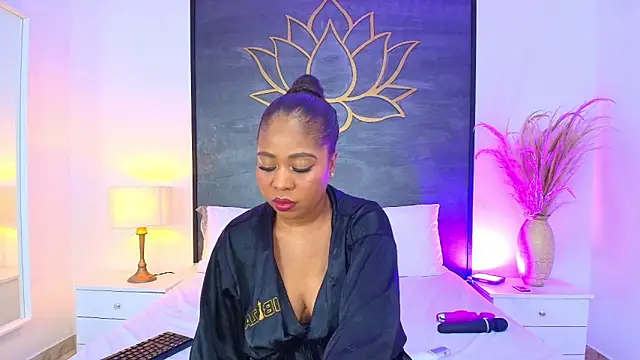 AlisonTravis online show from April 2026 07:29:01 PM