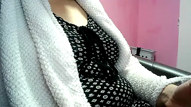 Lucinka1 online show from December 2024 07:00:02 PM