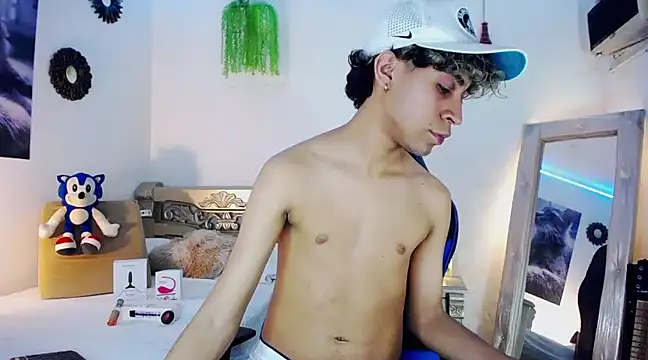 huge armound online show from February 2025 06:45:02 AM