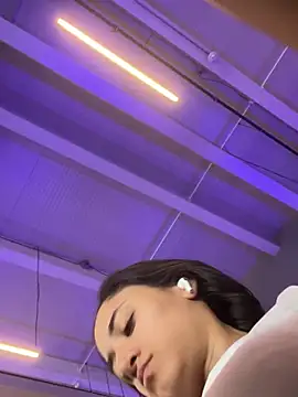  Caroliinee  online show from February 2025 03:57:02 PM