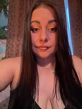 Snapshot of DaisyStreet chatting on July 2026 05:51:02 PM DaisyStreet online show from July 2026 05:51:02 PM