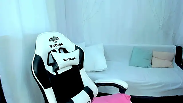 Lily Daviss online show from April 2026 03:55:01 AM