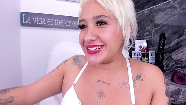 miss danika online show from January 2025 08:15:02 PM