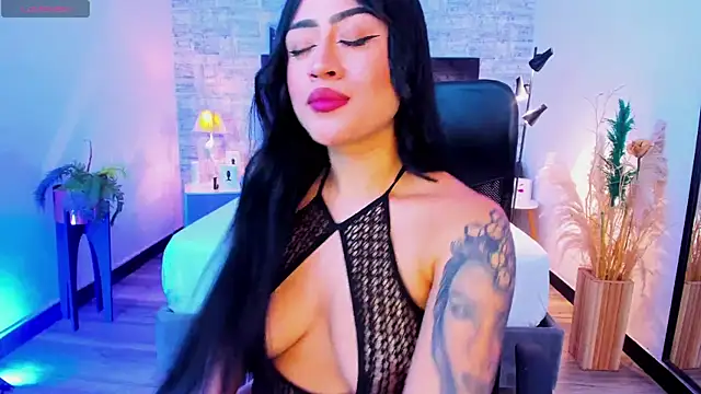 lucianaroy online show from December 2024 09:01:01 PM