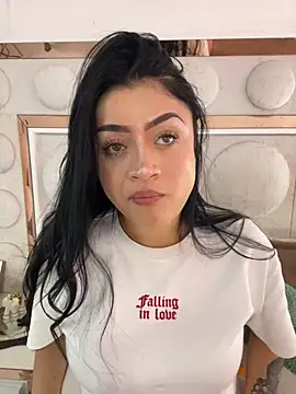 lucianaroy online show from March 2025 09:48:02 PM