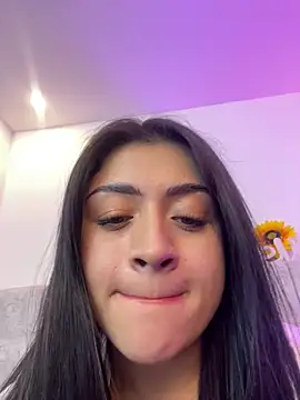 lucianaroy online show from September 2025 06:35:01 AM