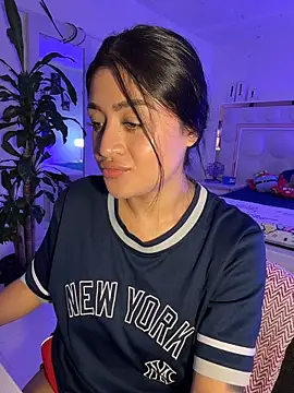 lucianaroy online show from March 2026 09:32:02 PM