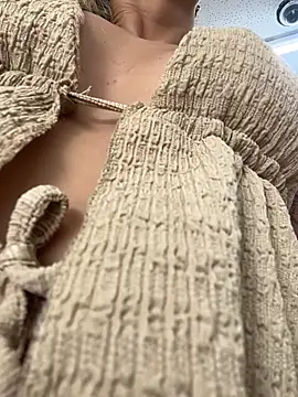 LikaCat online show from April 2026 02:01:01 AM