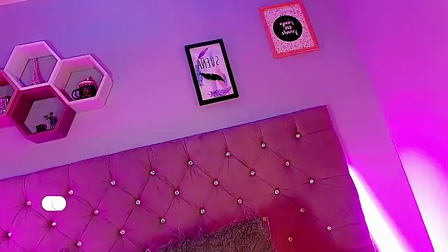 Ashlycuute online show from December 2024 01:46:01 AM