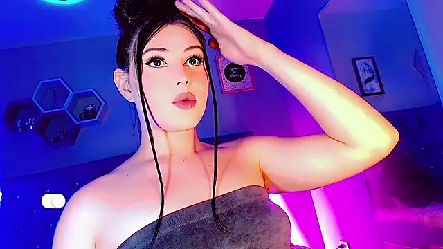 Ashlycuute online show from December 2024 10:32:02 PM