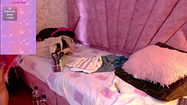 Snapshot of Natasha_699 chatting on February 2025 08:36:01 PM Natasha 699 online show from February 2025 08:36:01 PM