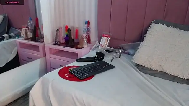 Snapshot of Natasha_699 chatting on March 2025 09:37:02 PM Natasha 699 online show from March 2025 09:37:02 PM