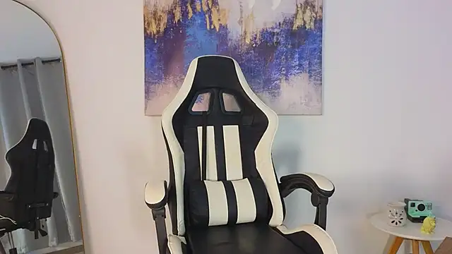 KristennBlue online show from November 2025 09:02:01 PM