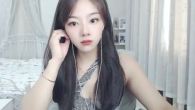 Snapshot of Jenny-Z chatting on June 2026 01:34:02 AM Jenny-Z online show from June 2026 01:34:02 AM