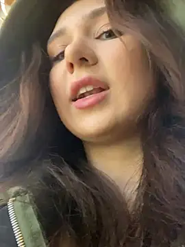 QuitieLia online show from December 2024 03:11:02 PM