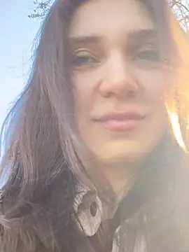 QuitieLia online show from January 2025 08:18:02 AM