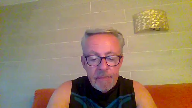 Snapshot of tuggy59 chatting on June 2026 05:08:02 AM tuggy59 online show from June 2026 05:08:02 AM
