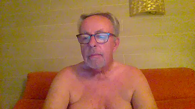 Snapshot of tuggy59 chatting on June 2026 04:45:01 AM tuggy59 online show from June 2026 04:45:01 AM