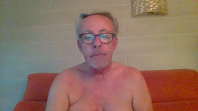Snapshot of tuggy59 chatting on June 2026 05:12:01 AM tuggy59 online show from June 2026 05:12:01 AM