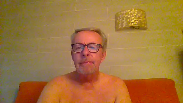 Snapshot of tuggy59 chatting on June 2026 05:01:02 AM tuggy59 online show from June 2026 05:01:02 AM