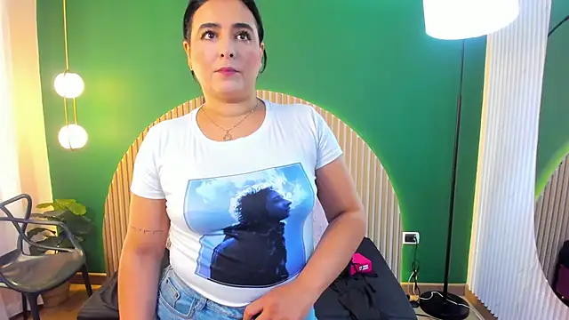 taylor bennet online show from November 2025 11:46:01 AM