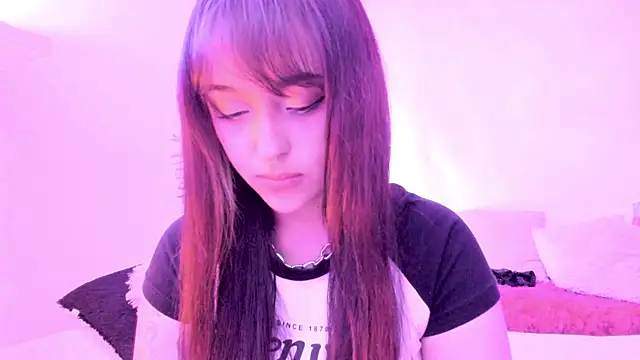 Gloomydoll online show from December 2025 06:47:02 PM