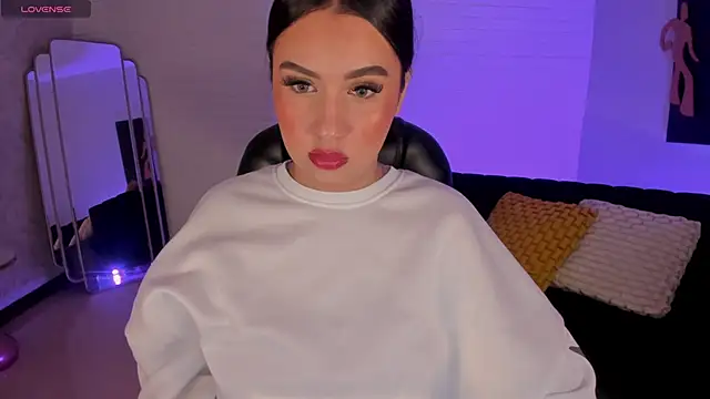 Snapshot of LindseyMoss chatting on December 2024 04:27:02 AM LindseyMoss online show from December 2024 04:27:02 AM