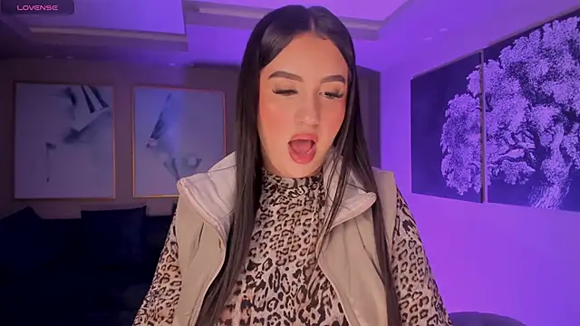 Snapshot of LindseyMoss chatting on December 2024 04:38:02 AM LindseyMoss online show from December 2024 04:38:02 AM