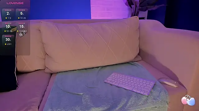 Snapshot of LindseyMoss chatting on January 2025 06:35:02 AM LindseyMoss online show from January 2025 06:35:02 AM