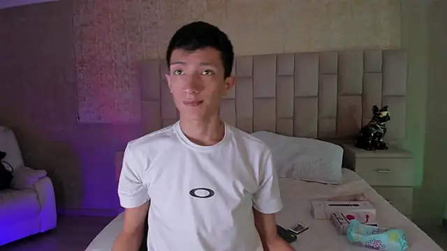 DereckCooperr online show from January 2025 09:00:02 PM